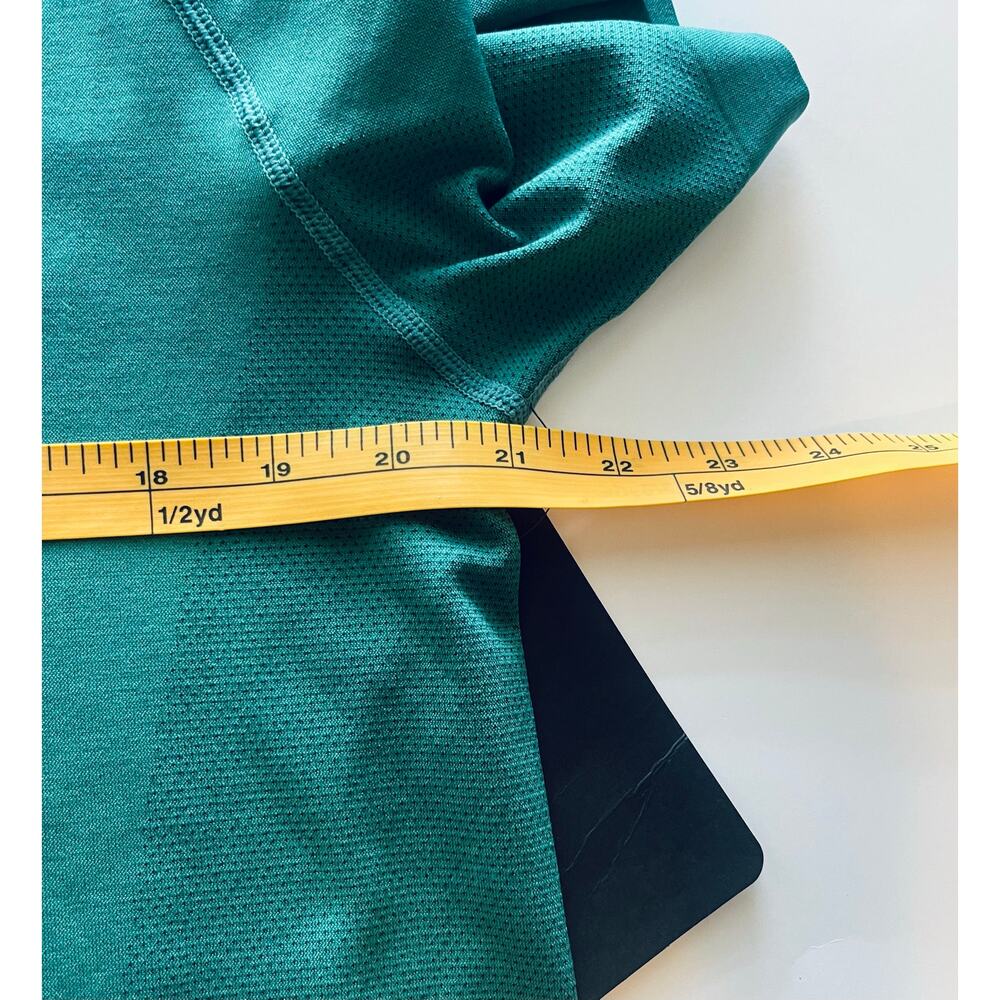 Fabletics athletic shirt NWT - image 4